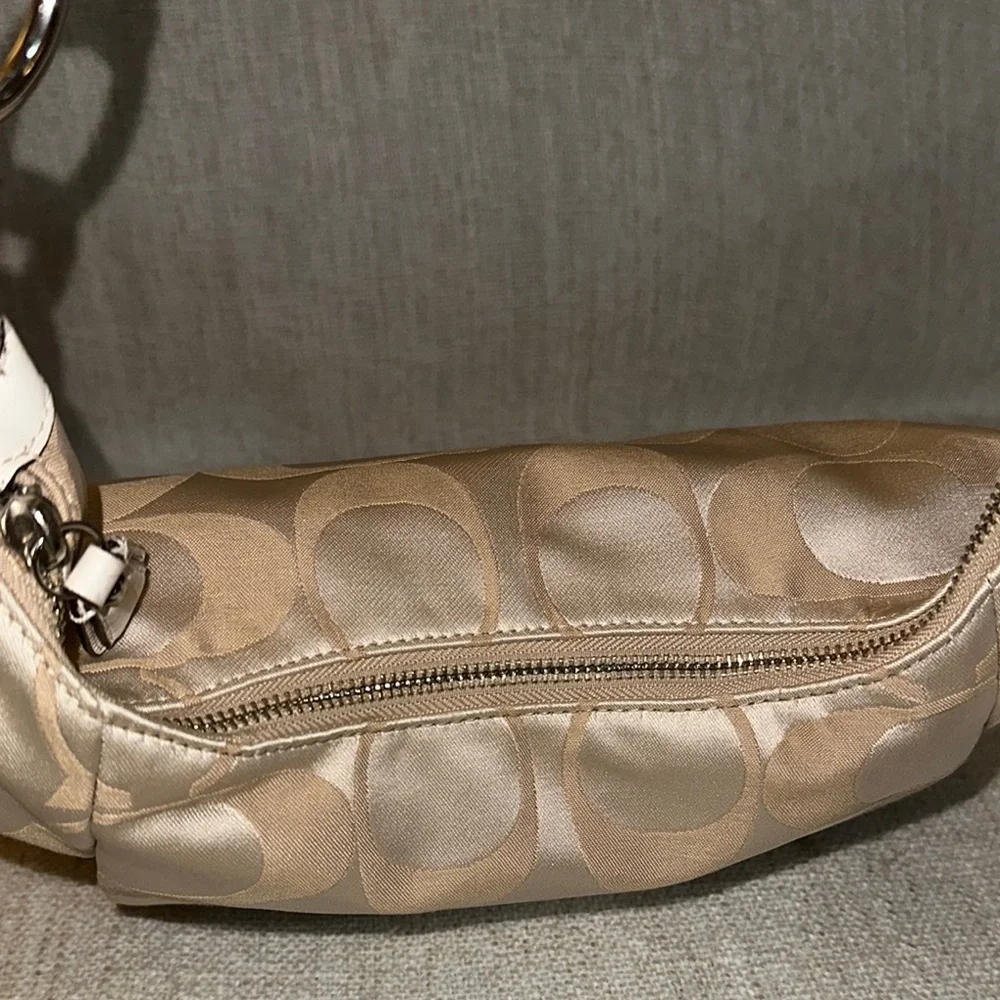 Coach hobo bag - Picture 10 of 15